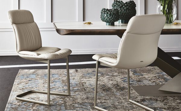 KELLY Cantilever Cattelan